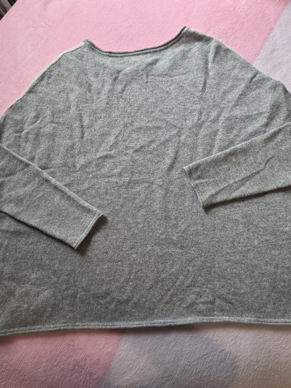 Club Monaco Cashmere Light and Dark Gray Two-Tone Crewneck Sweater - Picture 7 of 7